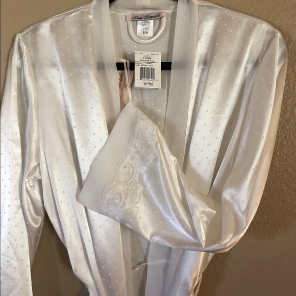 Bridal Robe - Picture 2 of 7